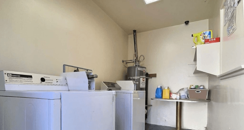 Los Angeles Apartment: 4068 9th Ave