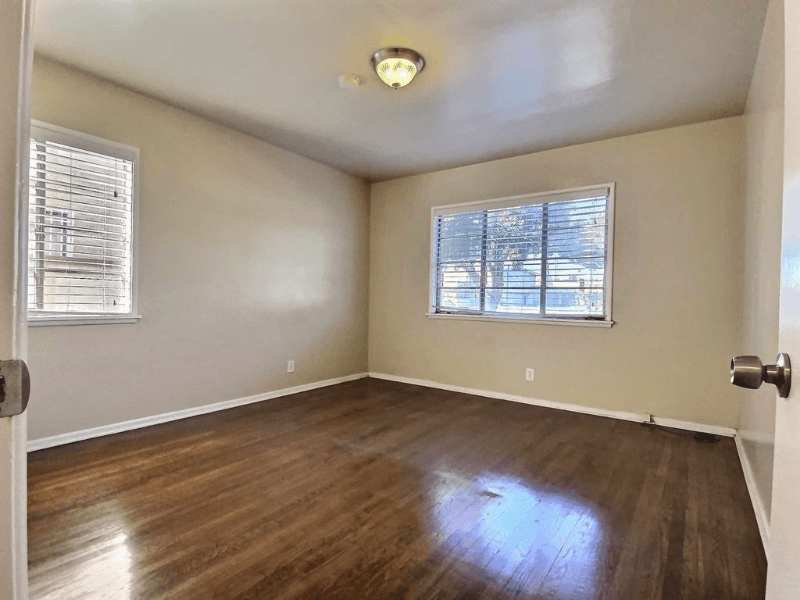 Los Angeles Apartment: 4068 9th Ave