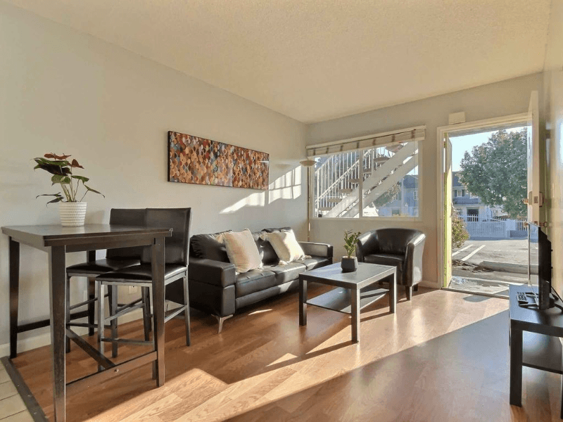 Los Angeles Apartment: 4201 McClung Drive