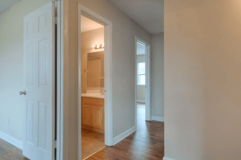 Radford Apartment: 524 Calhoun Street