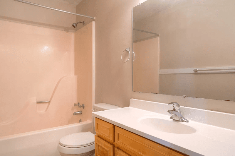 Radford Apartment: 524 Calhoun Street
