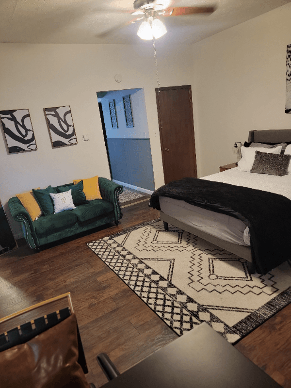 Saint Louis House: 3620 Alberta