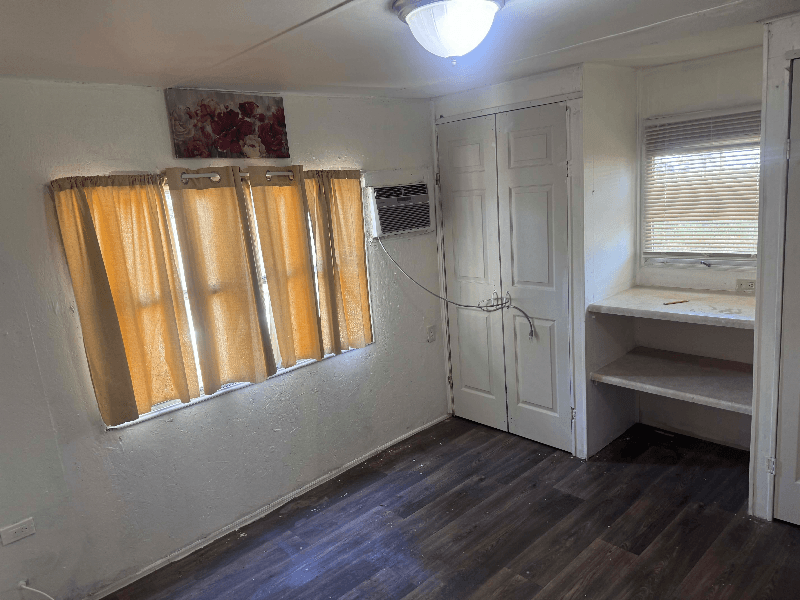 Tampa House: 12513 Four oaks rd