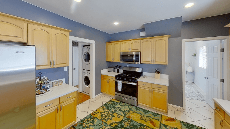 NORTH HOLLYWOOD House: 11247 HUSTON ST