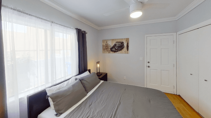 NORTH HOLLYWOOD House: 11247 HUSTON ST