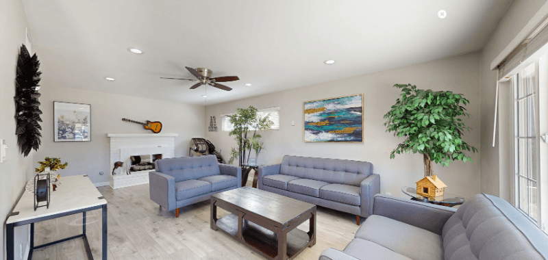 Orange House: 19101 E Ryals Ln