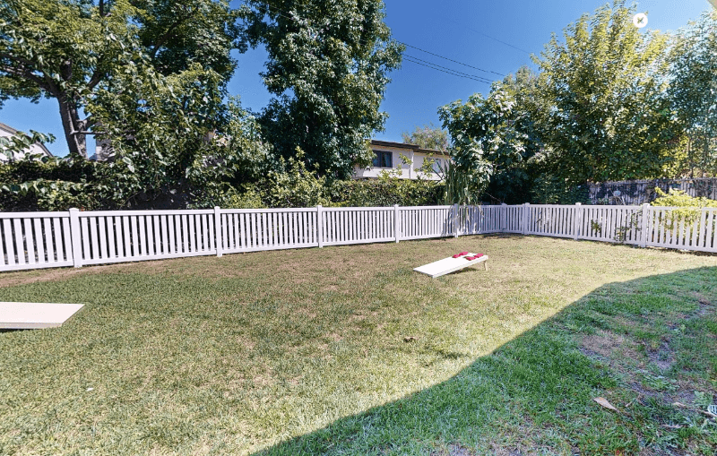 Orange House: 19101 E Ryals Ln