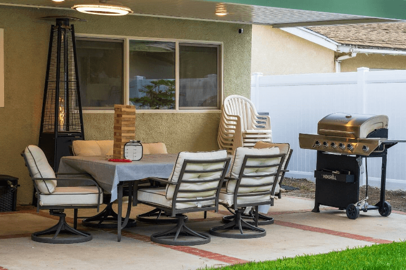 Orange House: 19101 E Ryals Ln