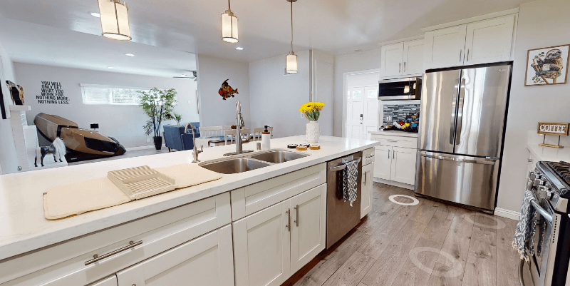Orange House: 19101 E Ryals Ln