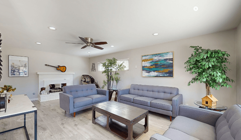 Orange House: 19101 E Ryals Ln