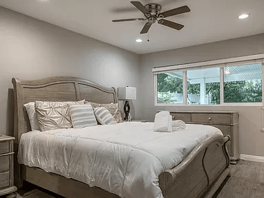 Orange House: 19101 E Ryals Ln