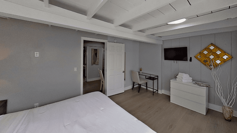 North Hollywood House: 10801 Hartsook St
