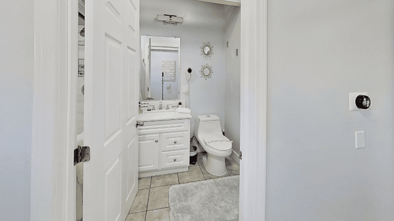 North Hollywood House: 10801 Hartsook St