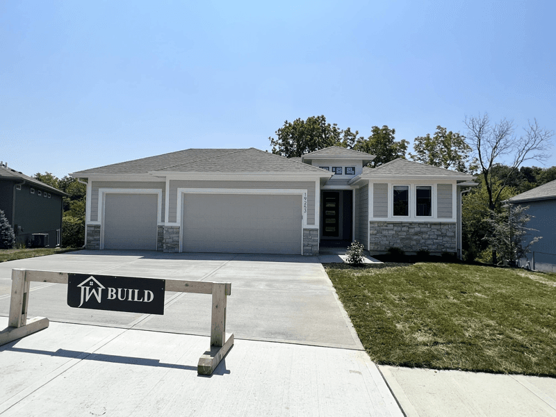 Olathe House: 19253 W. 110th Ter.