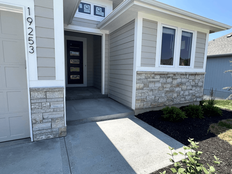 Olathe House: 19253 W. 110th Ter.