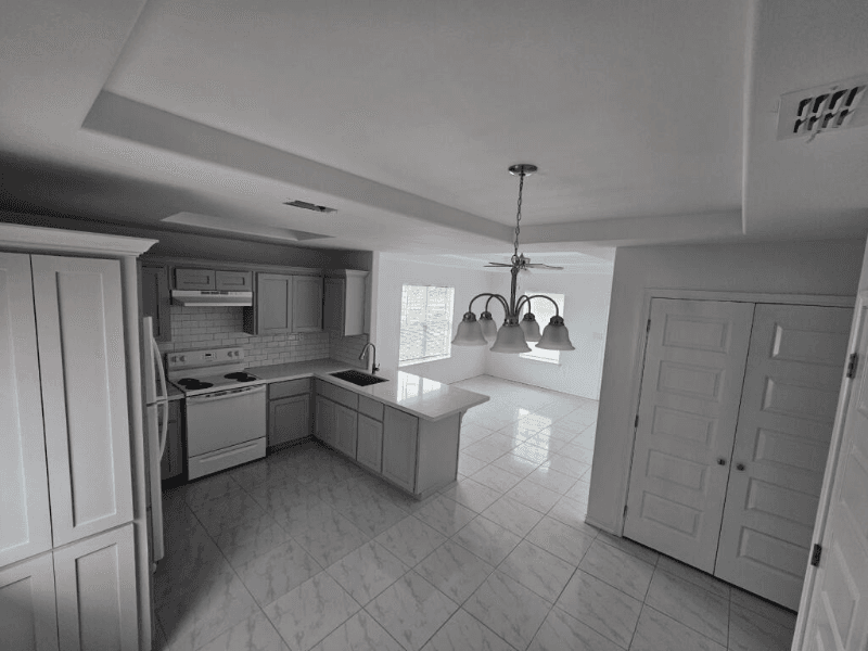 San Juan Apartment: 700 N. Veterans Blvd