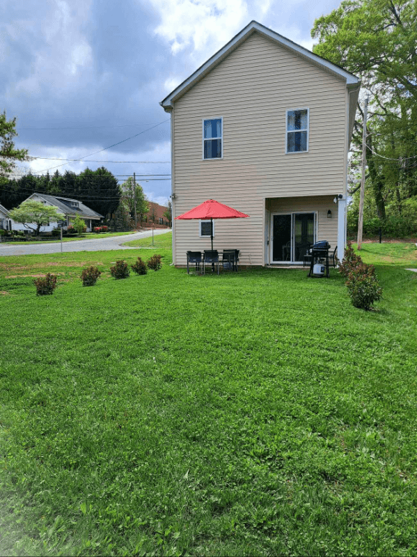 Gastonia House: 704 N. Falls St