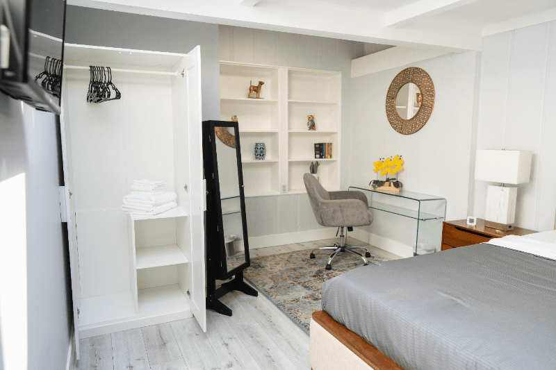 North Hollywood House: 10801 Hartsook St
