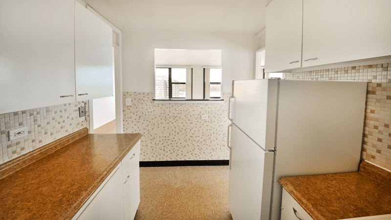 CHICAGO Apartment: 7447 S. South Shore Drive
