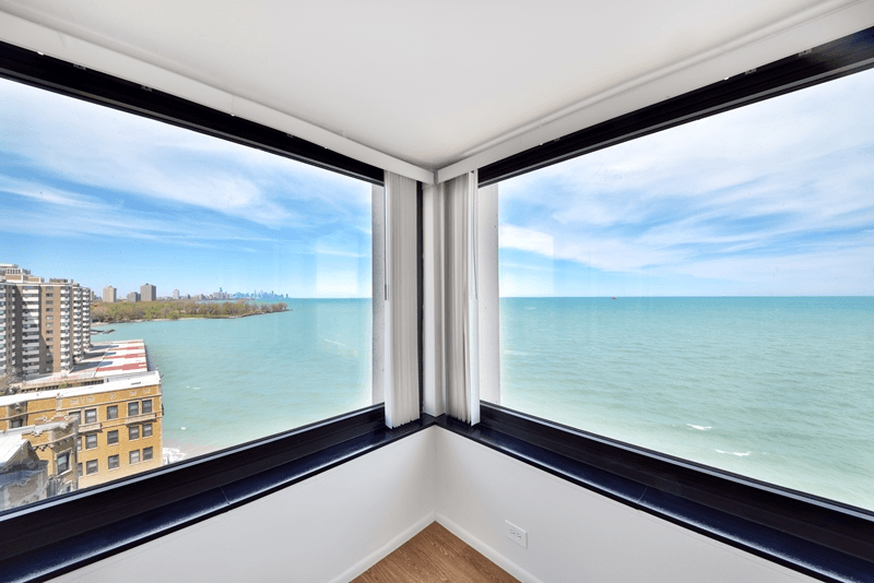 CHICAGO Apartment: 7447 S. South Shore Drive