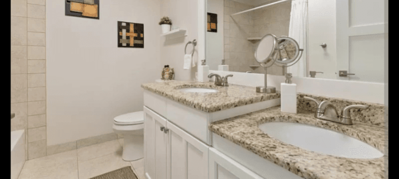 Deerfield Townhome: 1430 Waukegan Rd