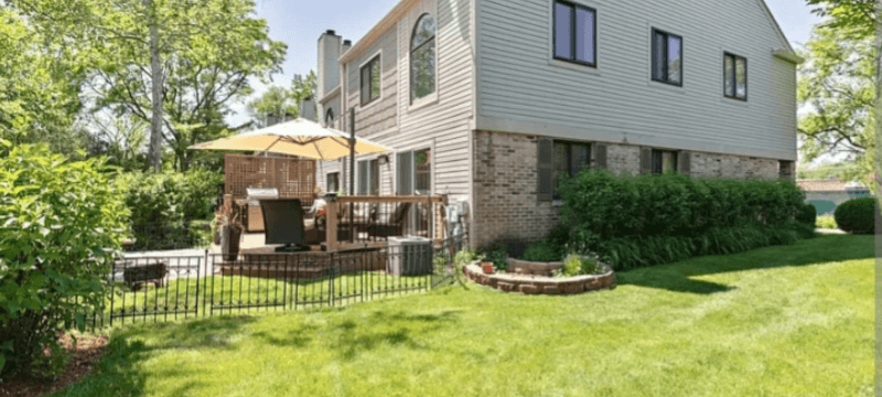 Deerfield Townhome: 1430 Waukegan Rd