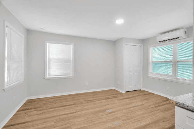 Tampa Apartment: 8112 Mulberry St.