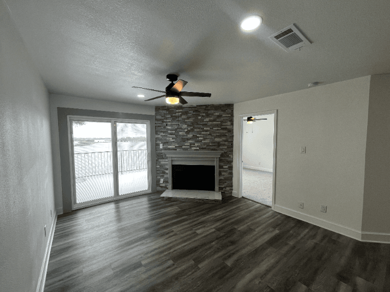 Houston House: 18800 Egret Bay Blvd