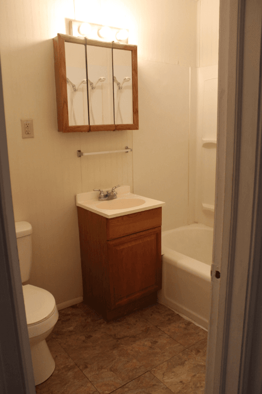 Newton Apartment: 209 E 11th St