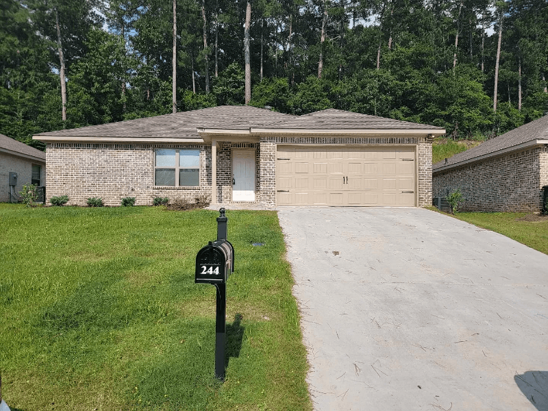 Pearl House: 244 Skylane Dr