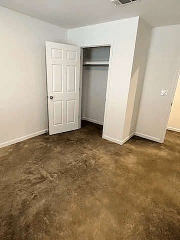 Pearl House: 244 Skylane Dr