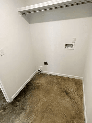 Pearl House: 244 Skylane Dr
