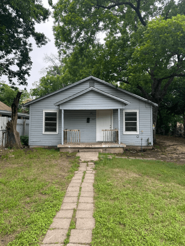 Waco House: 2413 Ross Avenue