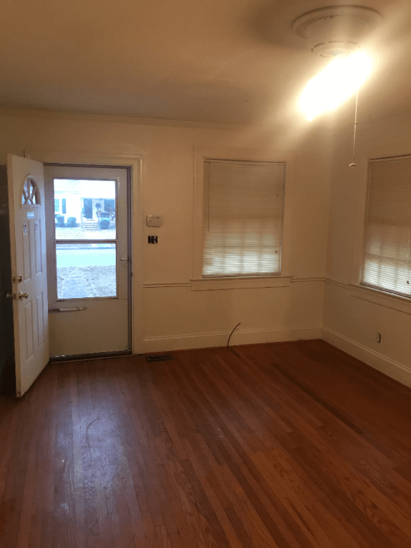 Kinston House: 1010 West Washington Ave
