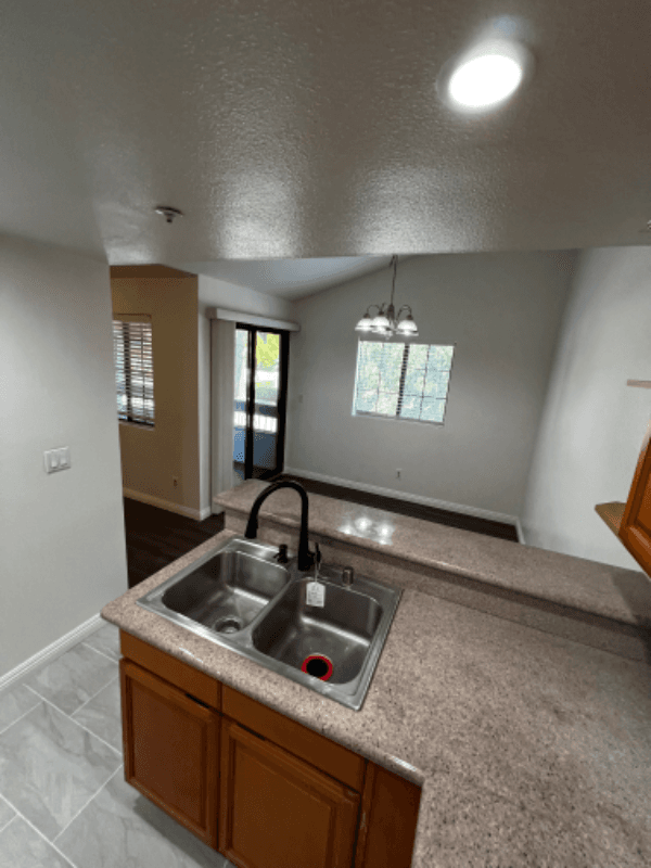 Pasadena Condo: 1255 N Los Robles Ave