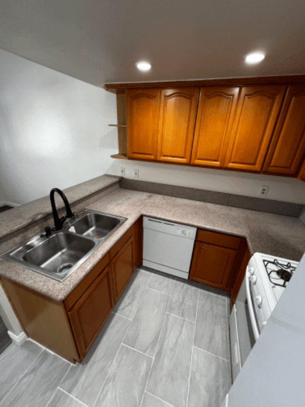 Pasadena Condo: 1255 N Los Robles Ave