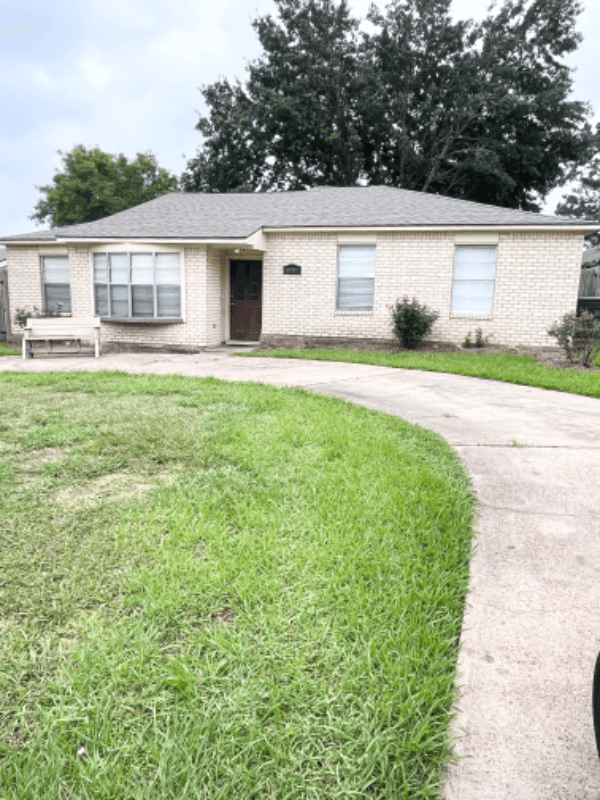 Montgomery House: 10707 Scenic Dr