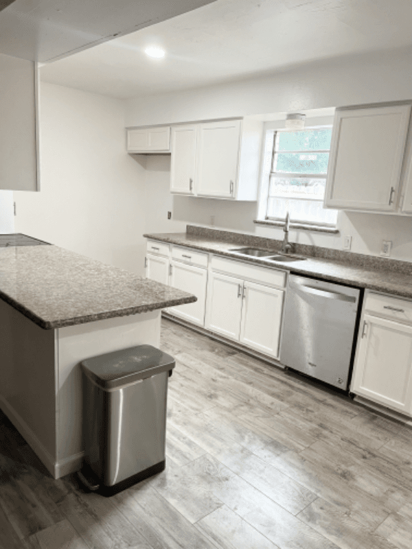 Montgomery House: 10707 Scenic Dr