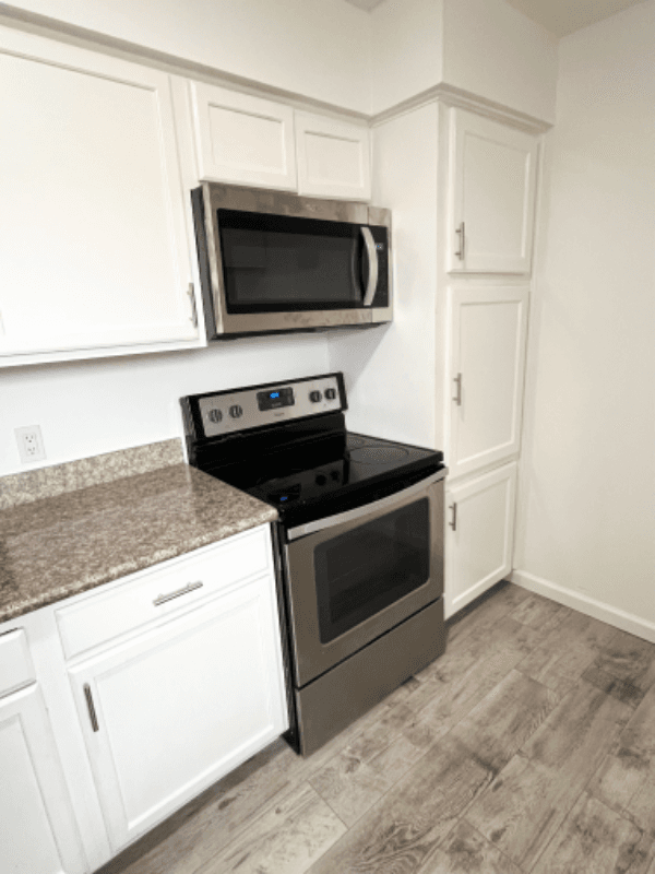 Montgomery House: 10707 Scenic Dr