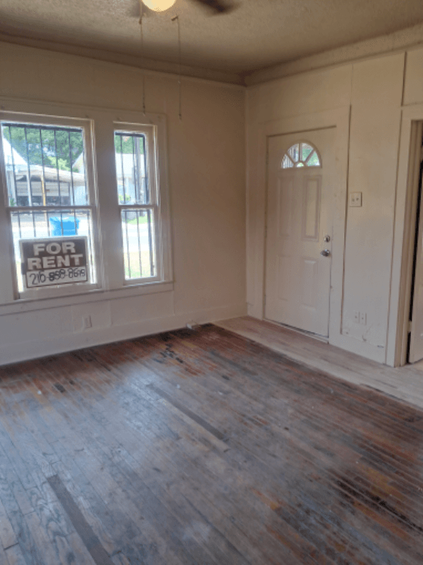 San Antonio House: 414 Gulf