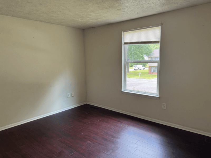 Chesterfield House: 6511 N Stevens Hollow Dr