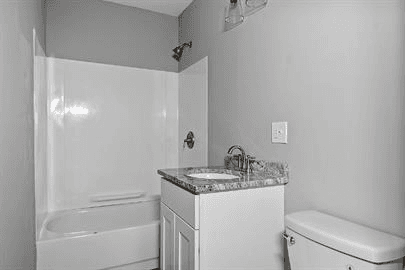 Manchester Apartment: 55 Manchester St Unit 1