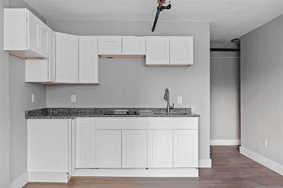Manchester Apartment: 55 Manchester St Unit 1