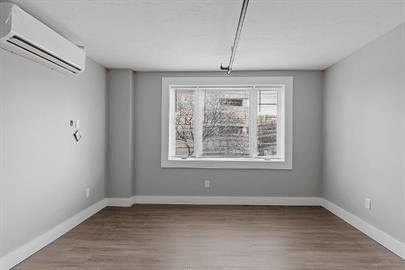 Manchester Apartment: 55 Manchester St Unit 1