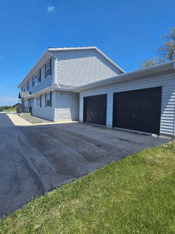 Rosendale Apartment: 106 W Rose Eld Road
