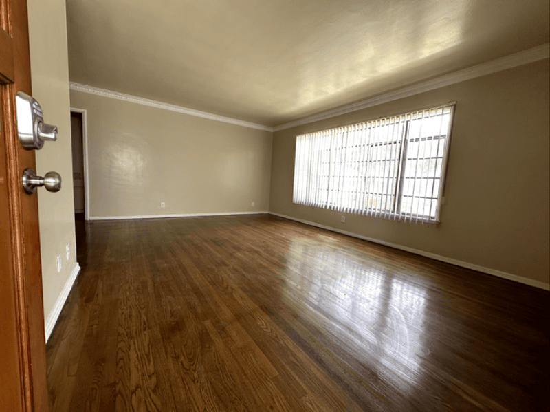Los Angeles Apartment: 4068 9th Ave