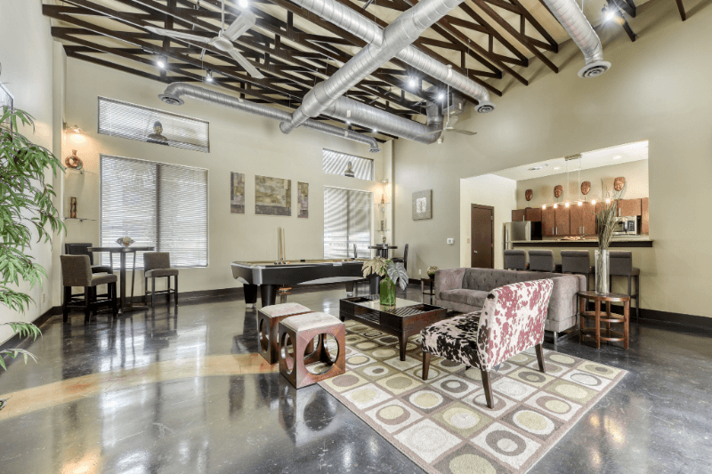 San Antonio House: 6201 Grissom Rd
