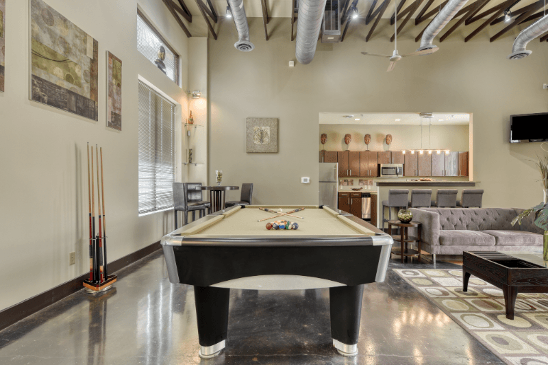 San Antonio House: 6201 Grissom Rd