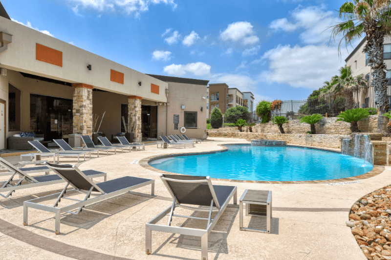 San Antonio House: 6201 Grissom Rd