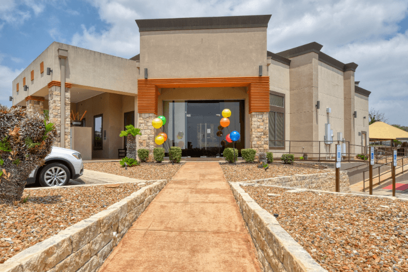 San Antonio House: 6201 Grissom Rd